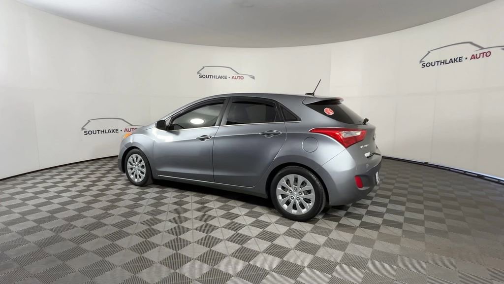 Used 2017 Hyundai Elantra GT FWD image 6