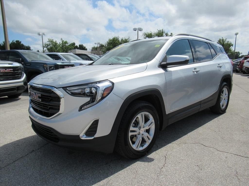 Used 2018 GMC Terrain SLE w/ Driver Convenience Package FWD image 3