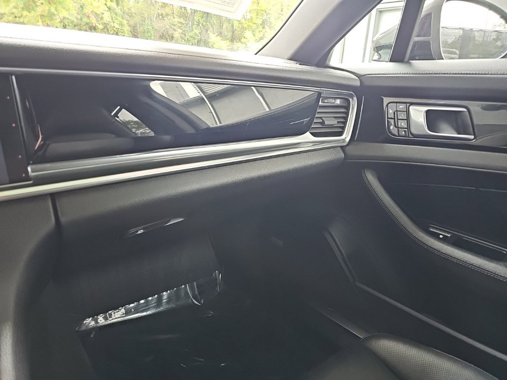 Used 2018 Porsche Panamera 4 AWD/4WD image 24