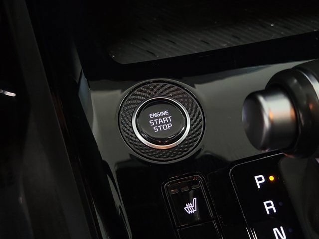 Certified 2024 Kia Niro EX FWD image 32