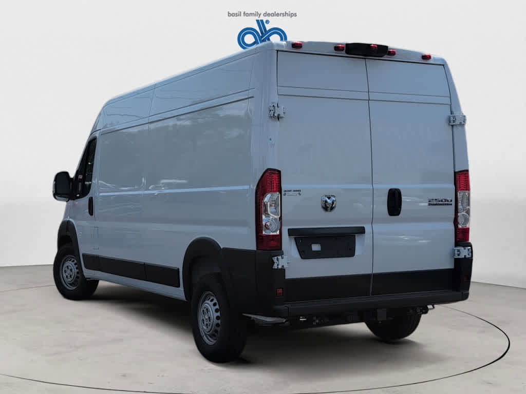 Used 2024 RAM ProMaster 2500 w/ Convenience Group image 6