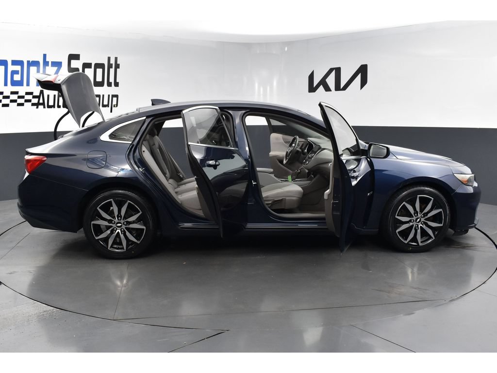 Used 2016 Chevrolet Malibu LT FWD image 28