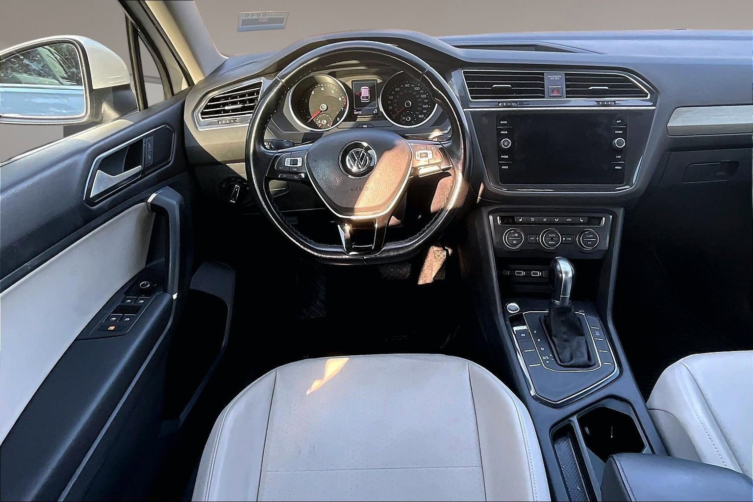 Used 2018 Volkswagen Tiguan SE FWD image 8