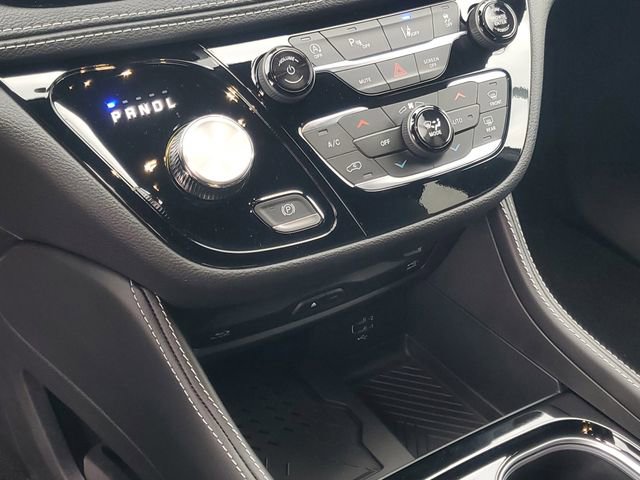 New 2026 Chrysler Pacifica Limited w/ Uconnect Theater Family Group image 13