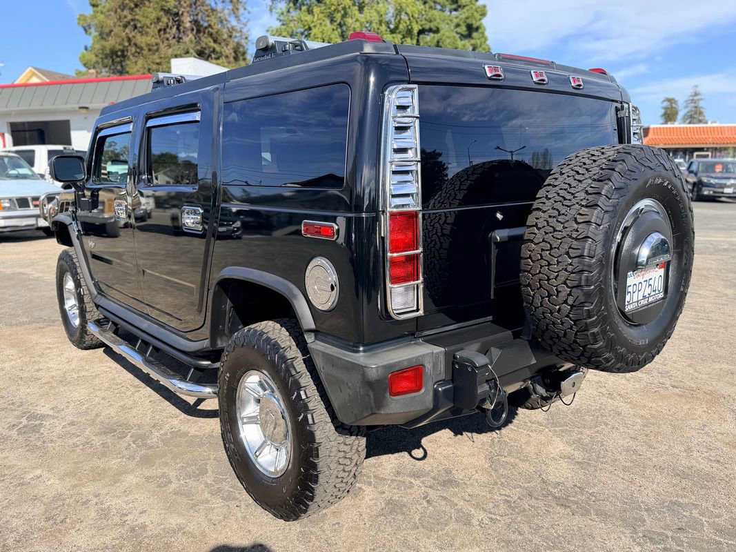 Used 2005 HUMMER H2 w/ Preferred Equipment Group image 4