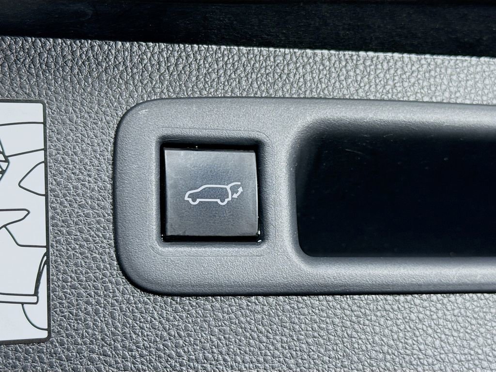 Used 2021 Toyota Highlander Platinum image 31