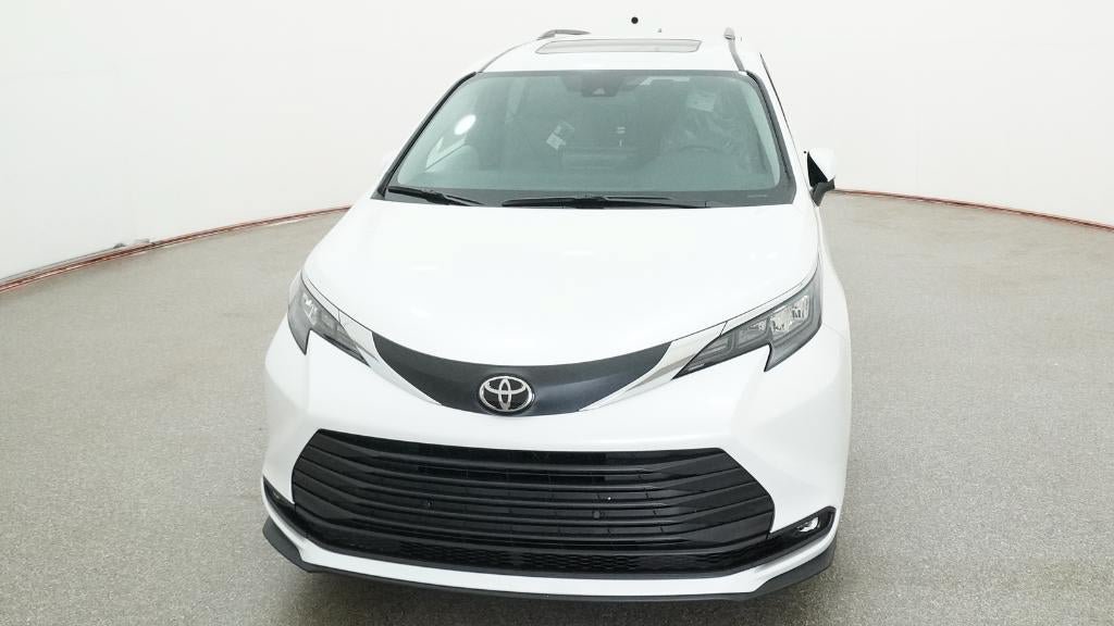 New 2026 Toyota Sienna XLE FWD image 15