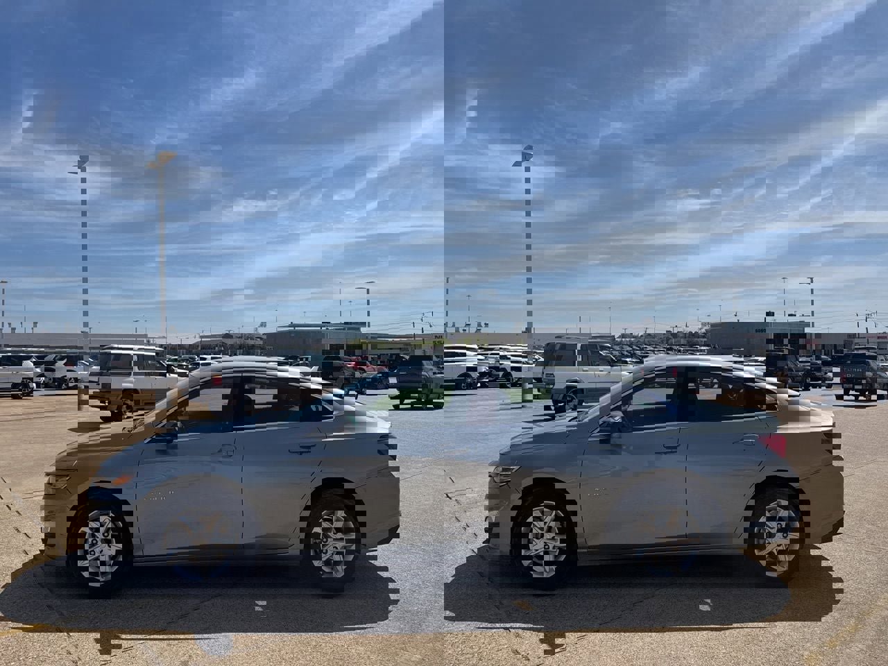 Used 2025 Chevrolet Malibu LS image 14