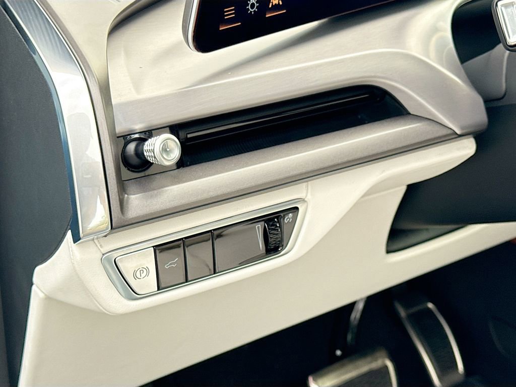 New 2026 Cadillac Vistiq Sport w/ LPO, Floor Liner Package image 10