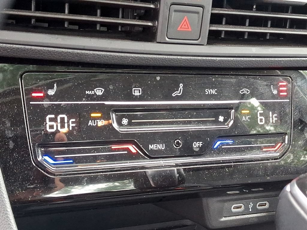 Used 2025 Volkswagen Jetta SE FWD image 18