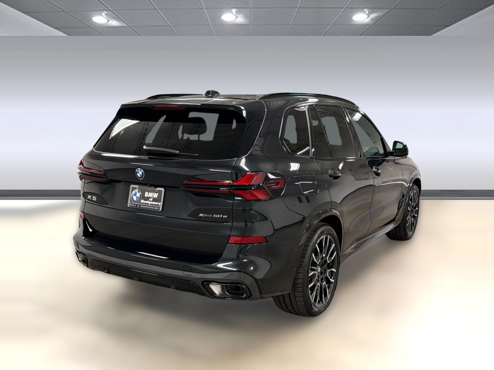 New 2026 BMW X5 xDrive50e w/ M Sport Package AWD/4WD image 8