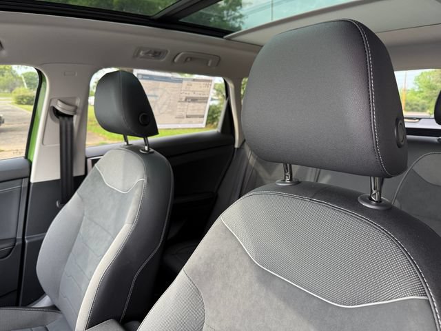 New 2026 Volkswagen Taos SE FWD image 10