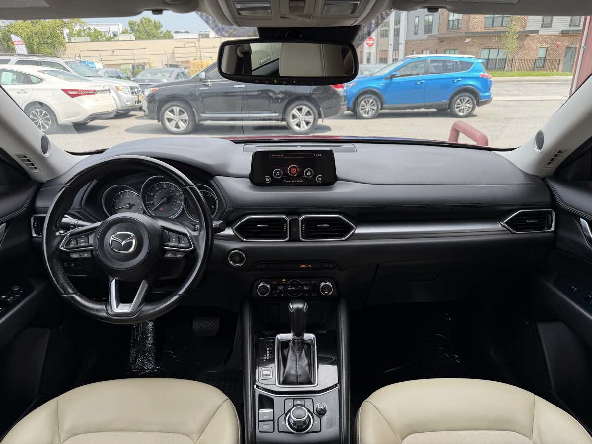 Used 2018 MAZDA CX-5 Touring w/ Preferred Equipment Package FWD image 13