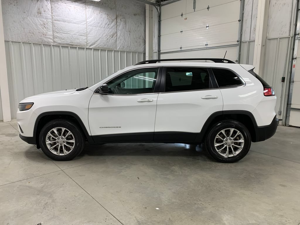 Used 2022 Jeep Cherokee Latitude Lux AWD/4WD image 3