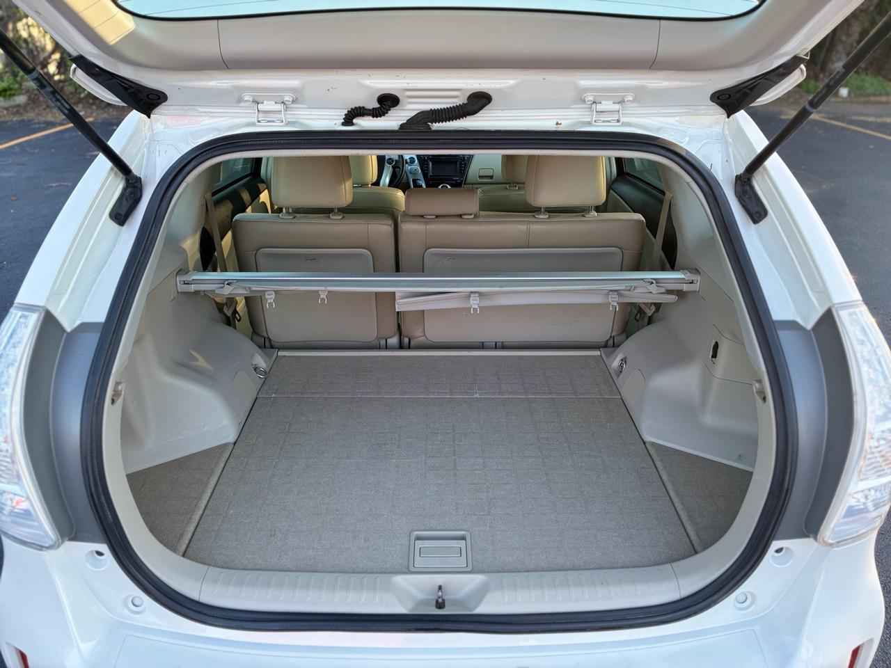 Used 2014 Toyota Prius V Five image 18