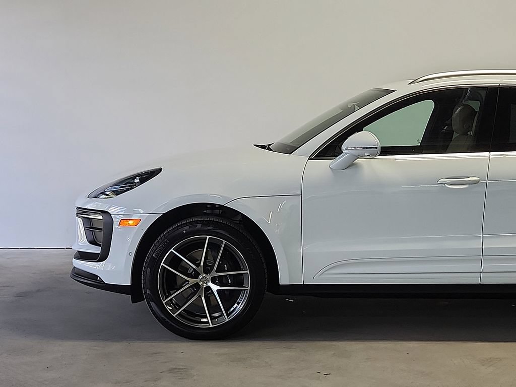 New 2026 Porsche Macan AWD/4WD image 6
