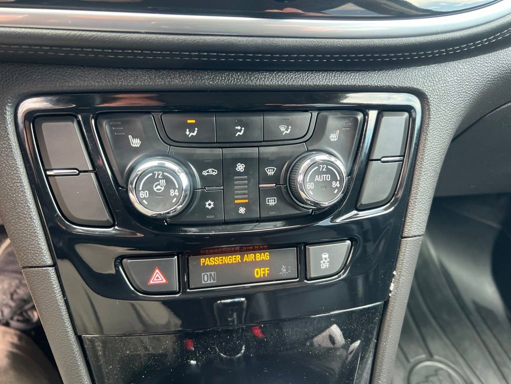 Used 2019 Buick Encore Essence FWD image 54