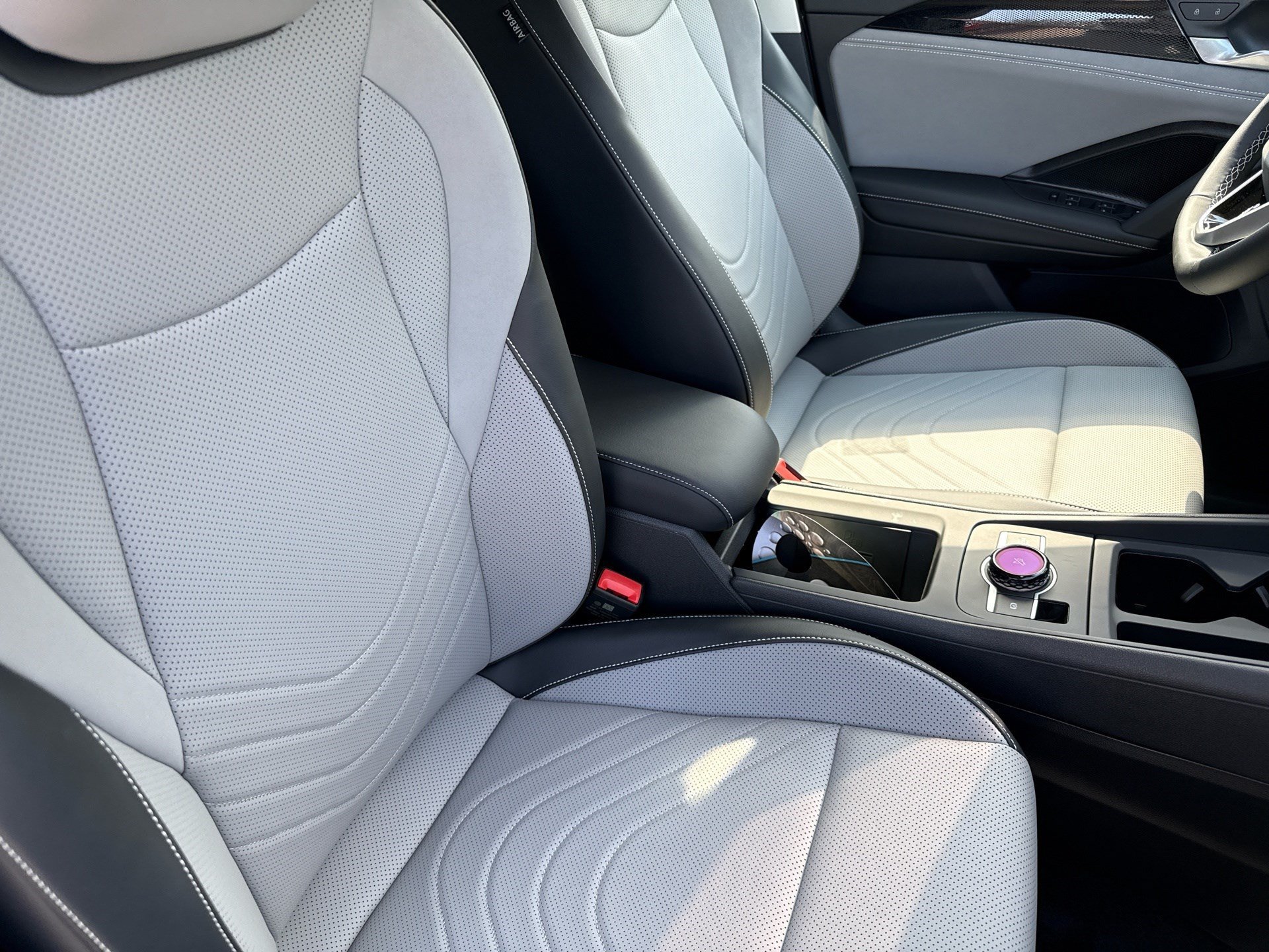New 2026 Volkswagen Tiguan SE FWD image 24
