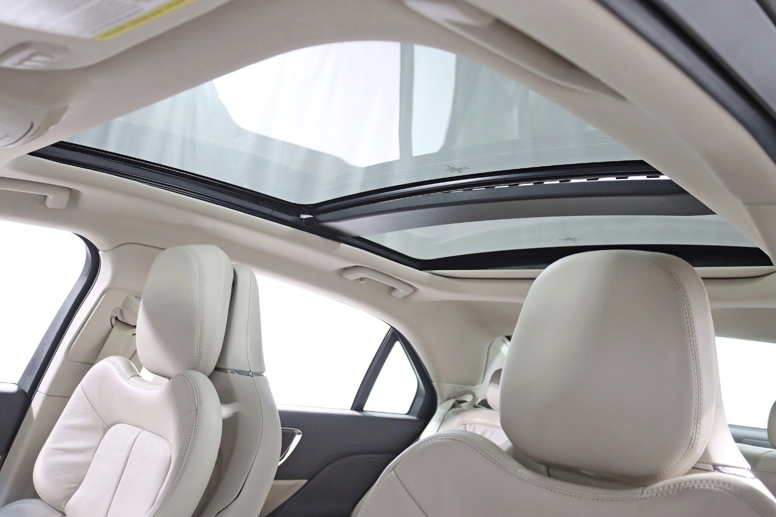 Used 2020 Lincoln Continental Reserve image 32