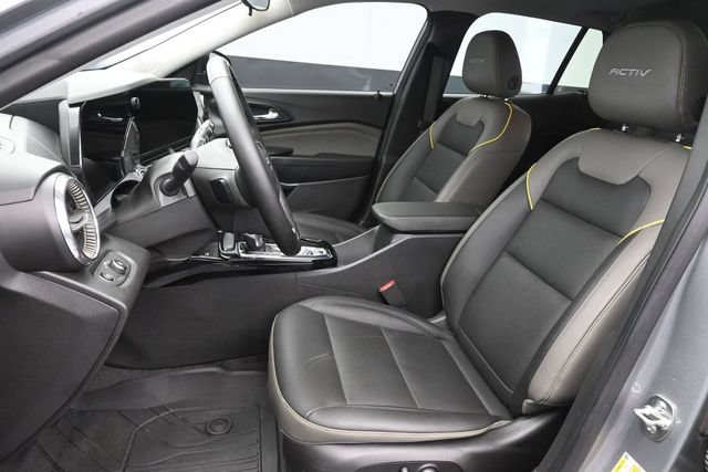 Used 2025 Chevrolet Trax ACTIV w/ Sunroof Package FWD image 24