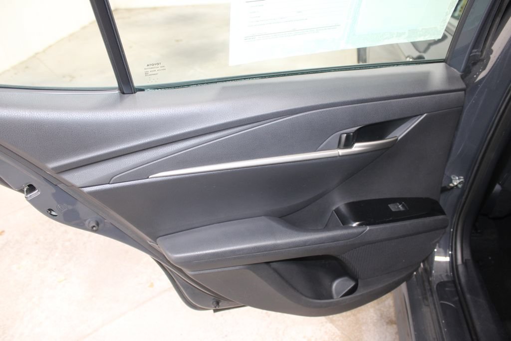 Used 2025 Toyota Camry SE FWD image 18