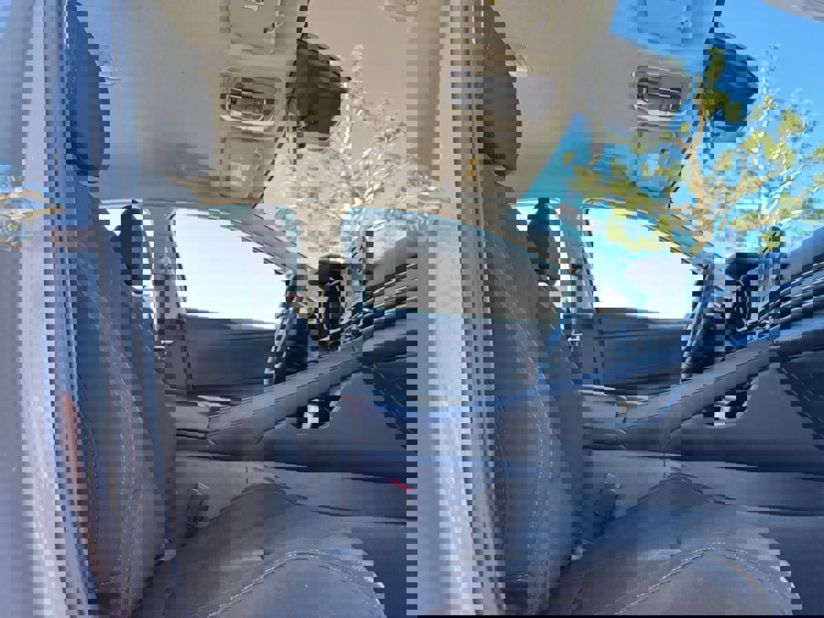 Used 2022 Hyundai Elantra SE image 18