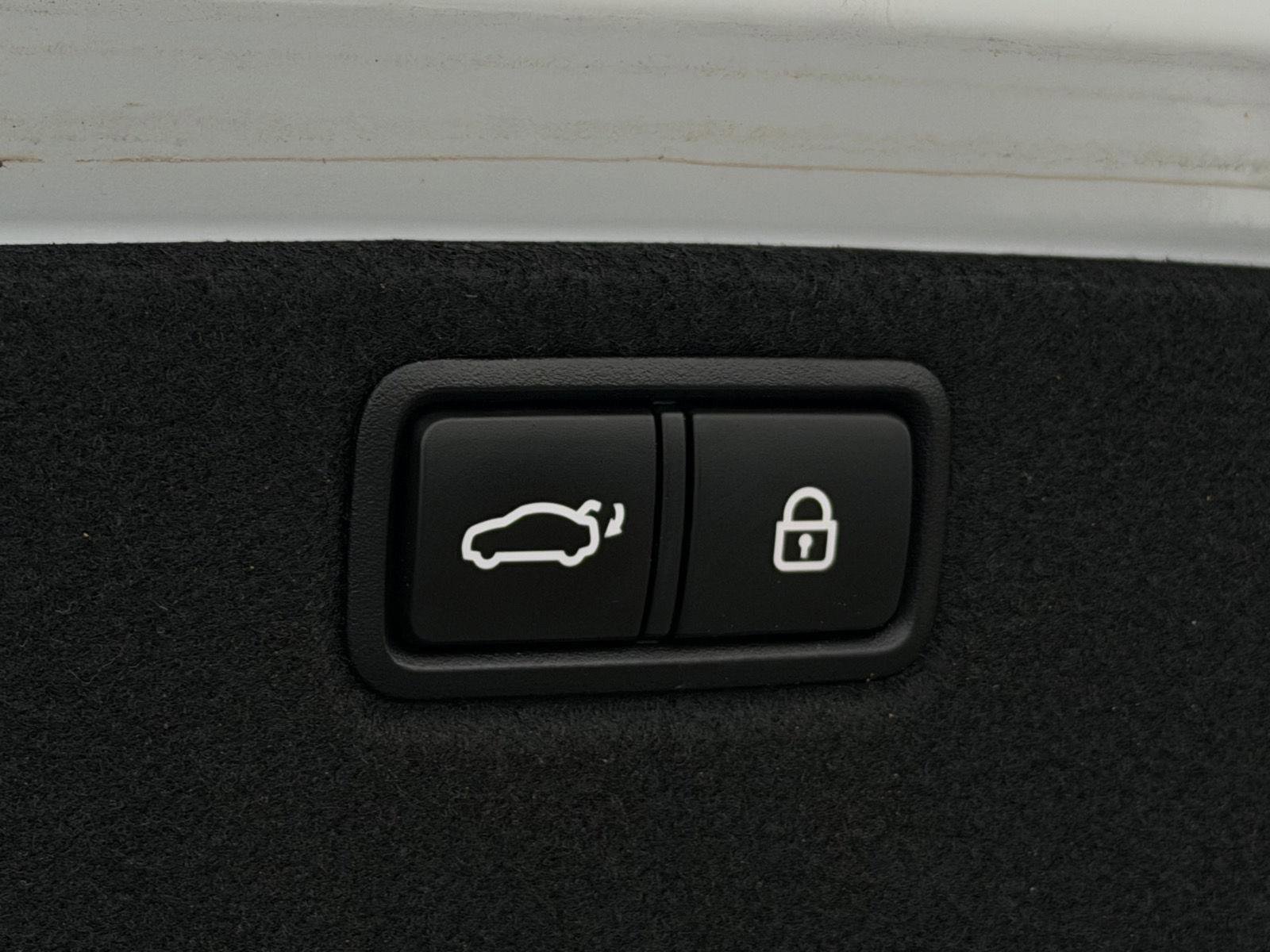 Used 2018 Genesis G80 3.3T Sport RWD image 27