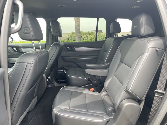 Used 2025 Buick Enclave Sport Touring image 24