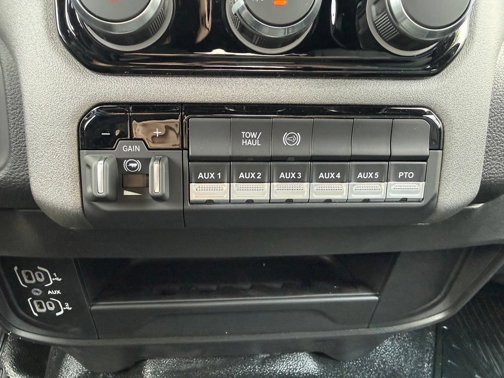 New 2026 RAM 5500 Tradesman w/ Chrome Appearance Group AWD/4WD image 28