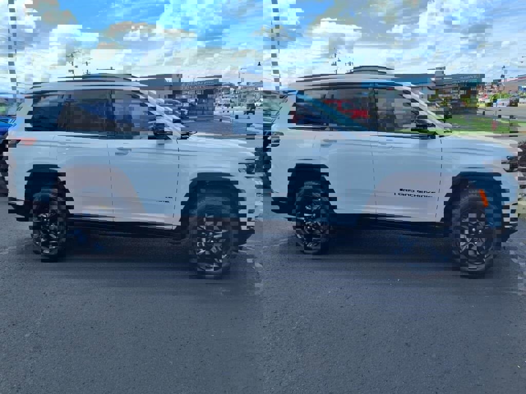 New 2025 Jeep Grand Cherokee L Limited w/ Black Appearance Package image 2