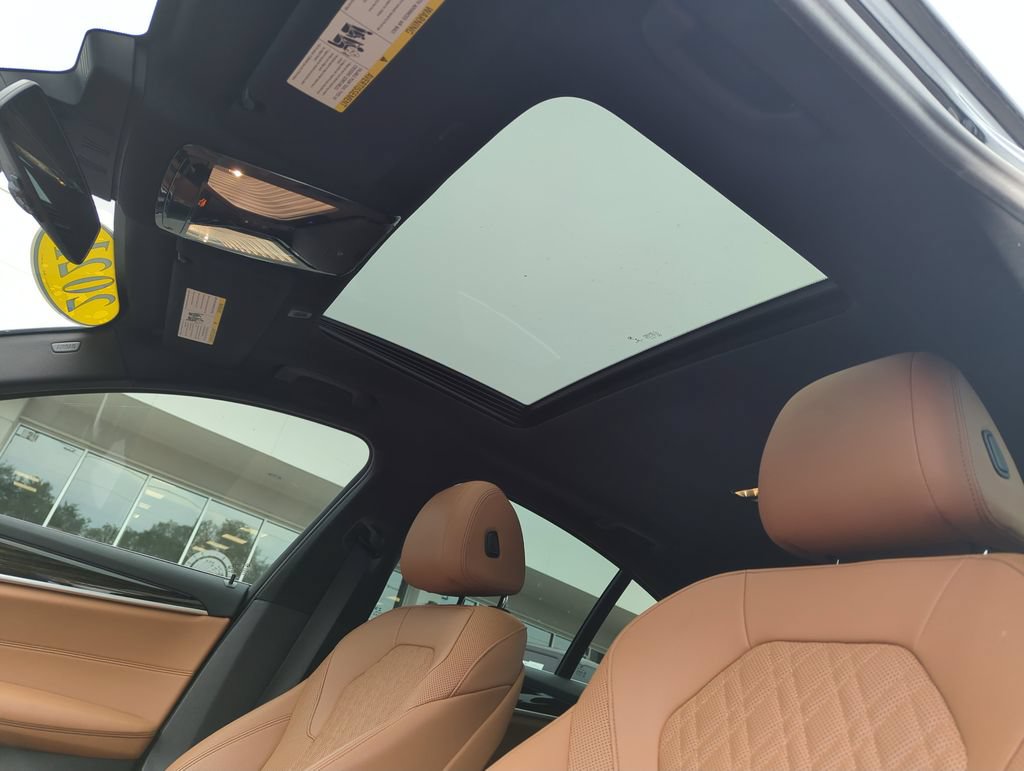 Used 2021 BMW 540i RWD image 27
