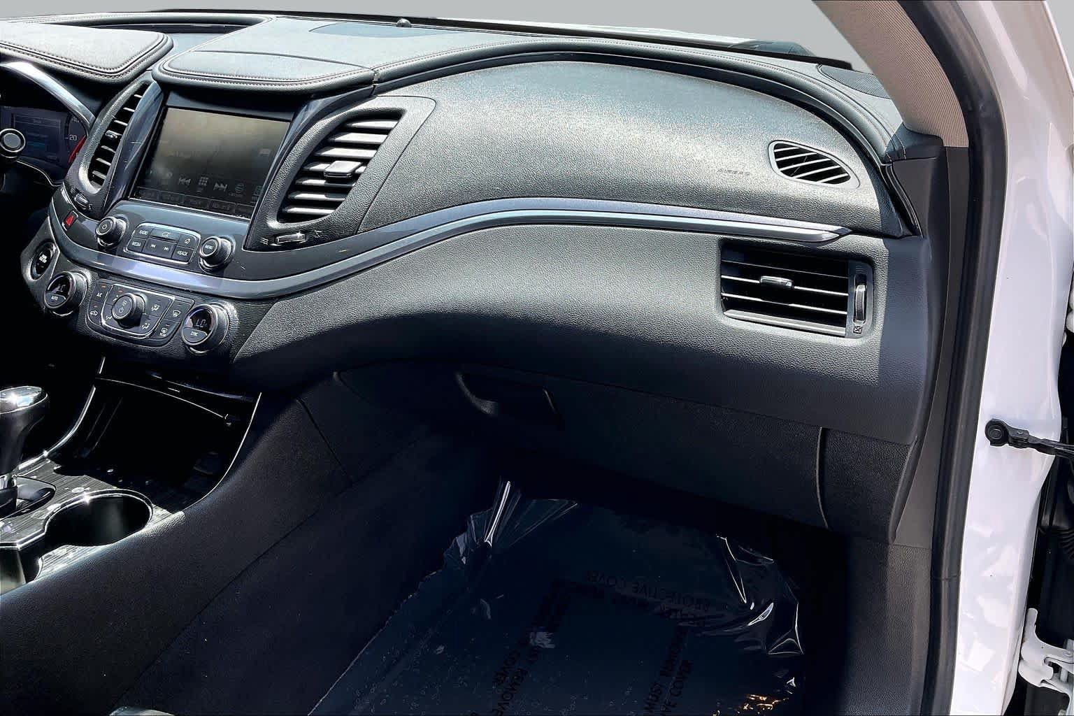 Used 2018 Chevrolet Impala LT FWD image 18