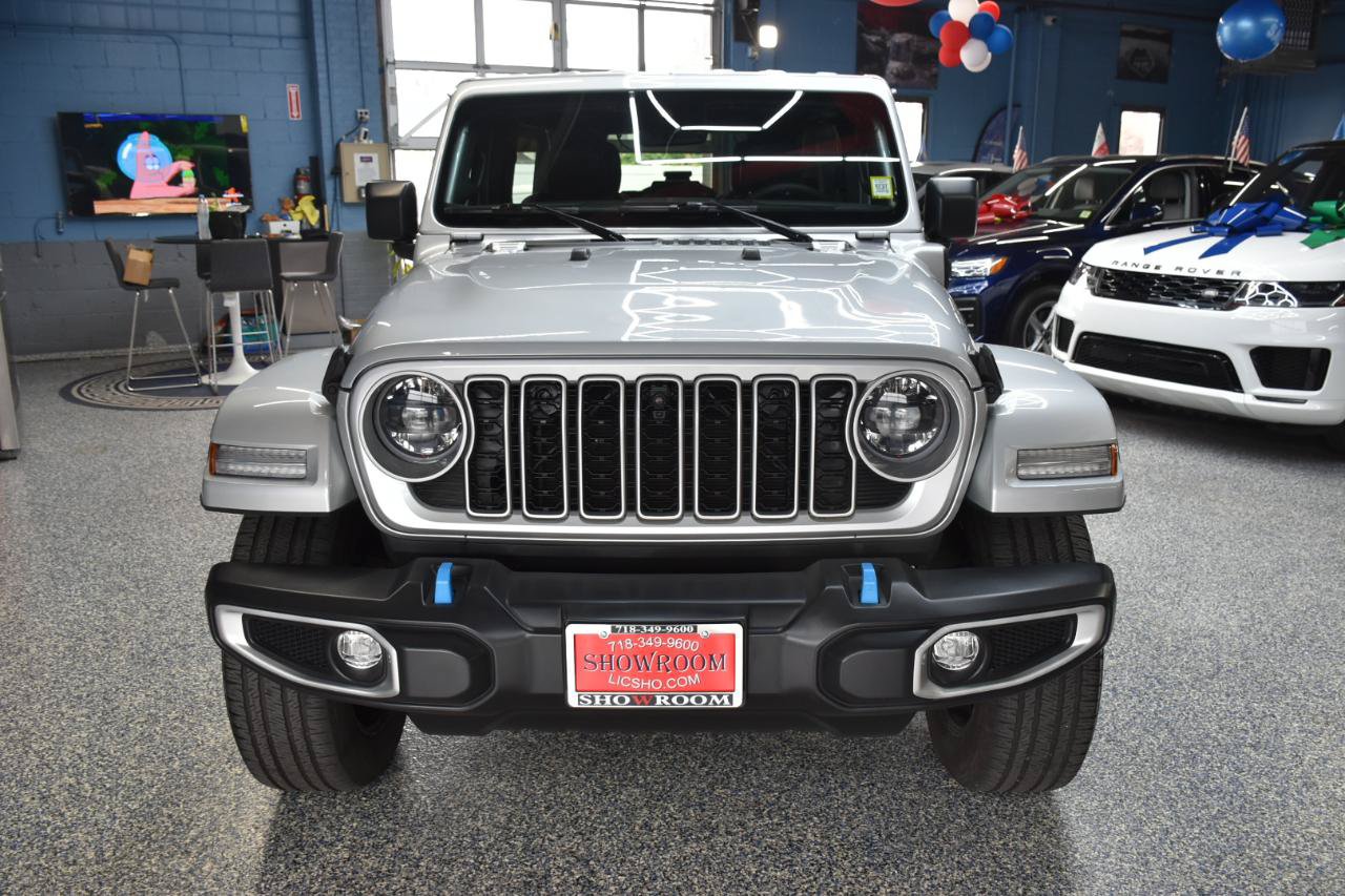 Used 2024 Jeep Wrangler Unlimited Sahara w/ Technology Group AWD/4WD image 11