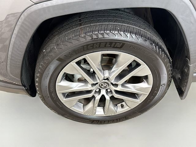 Used 2023 Toyota RAV4 XLE Premium image 31
