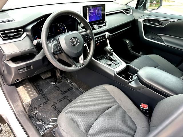 Used 2024 Toyota RAV4 LE AWD/4WD image 13