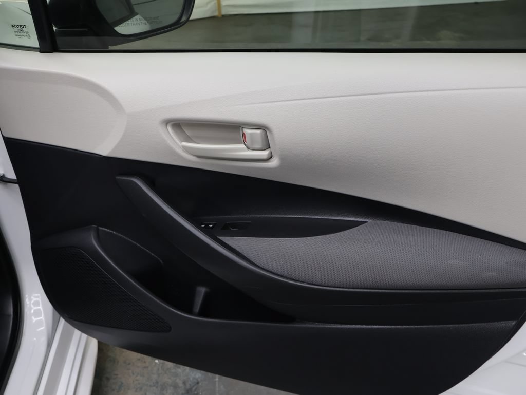 Used 2022 Toyota Corolla LE FWD image 11