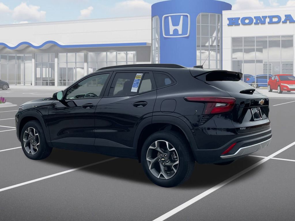 Used 2024 Chevrolet Trax LT image 6