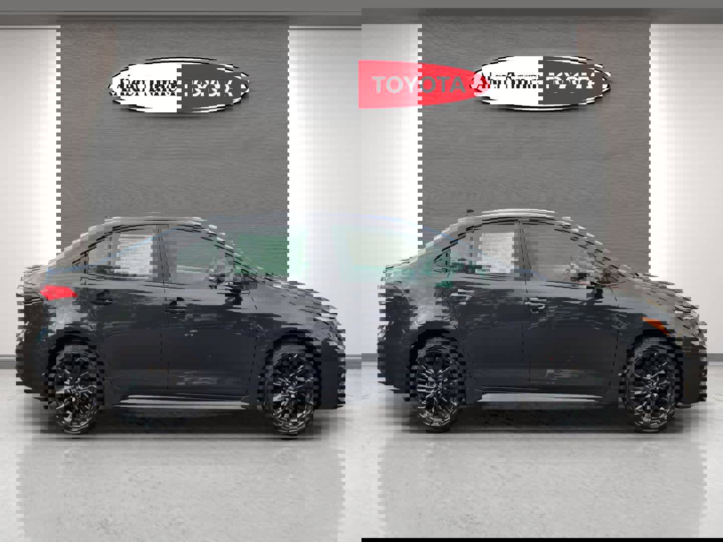 Used 2026 Toyota Corolla SE image 5