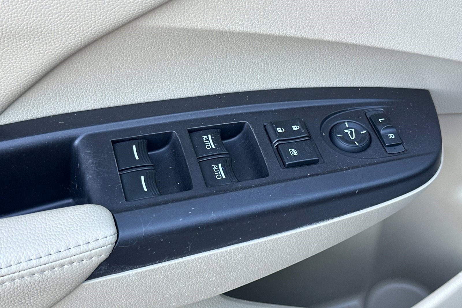 Used 2017 Acura RDX AWD w/ Technology Package image 13