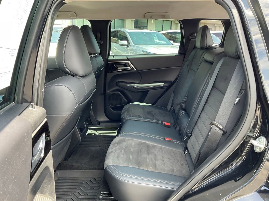 Used 2023 Mitsubishi Outlander SE AWD/4WD image 23