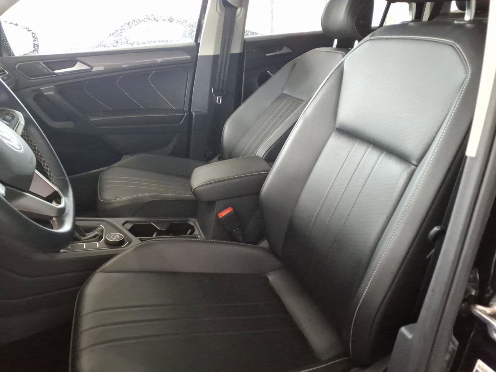 Used 2022 Volkswagen Tiguan SE AWD/4WD image 10