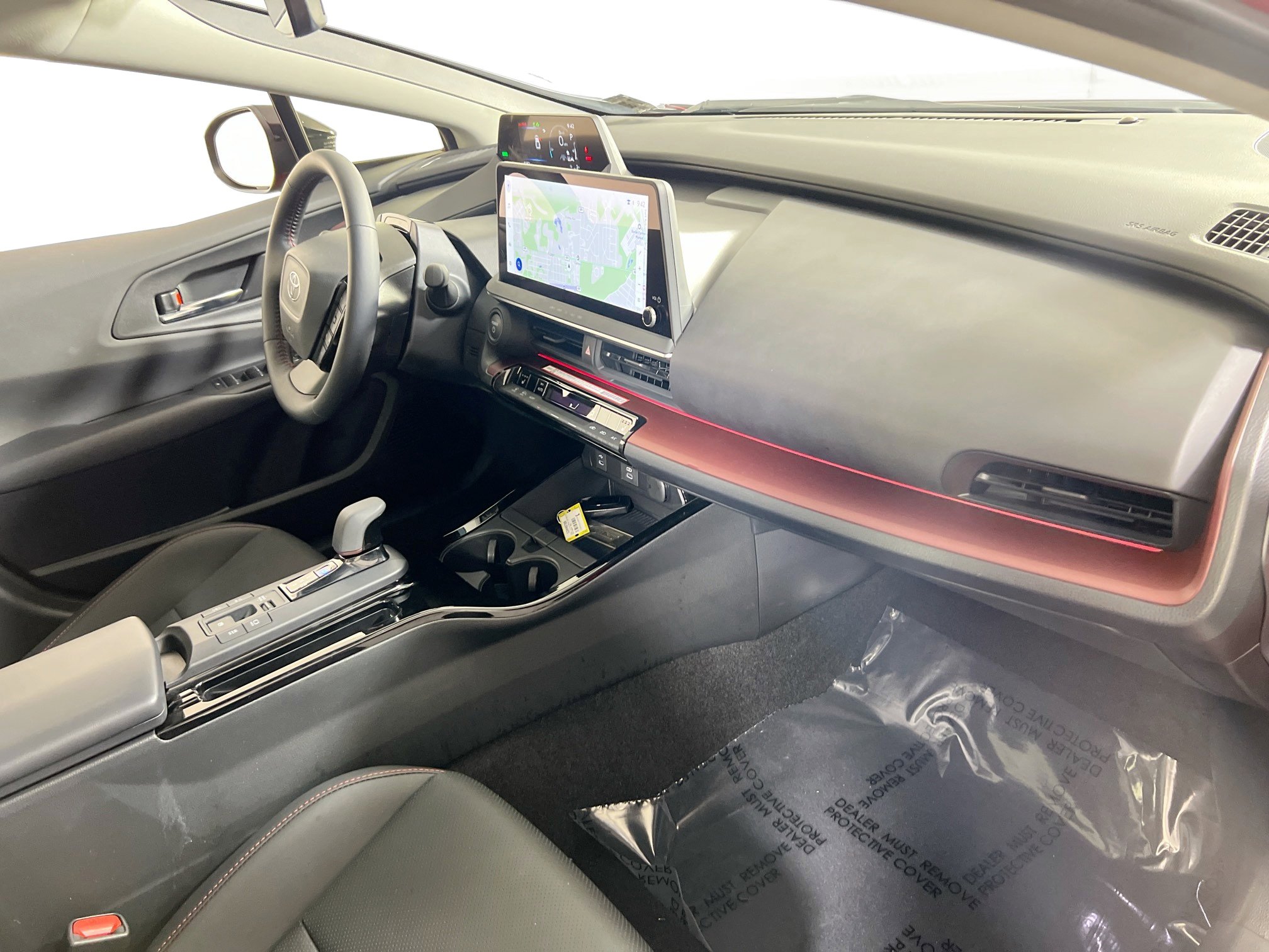 Used 2025 Toyota Prius Plug-In Hybrid image 29