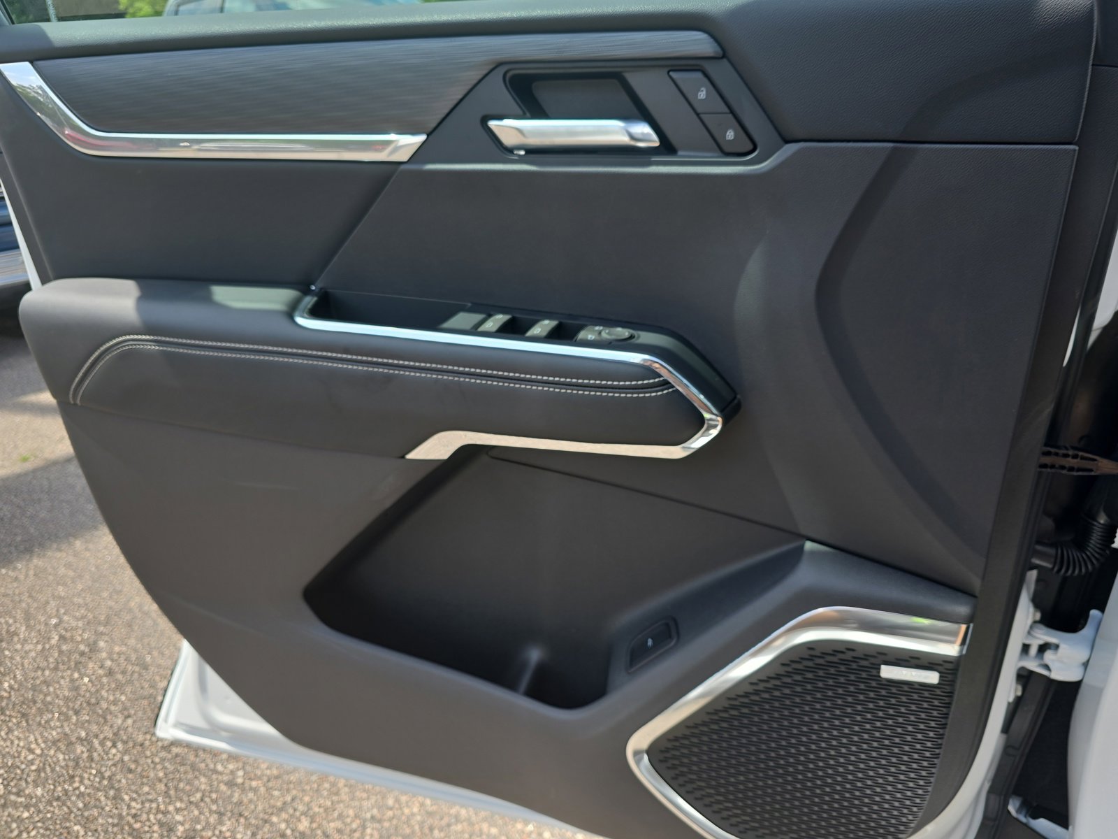 New 2025 GMC Acadia Elevation image 25