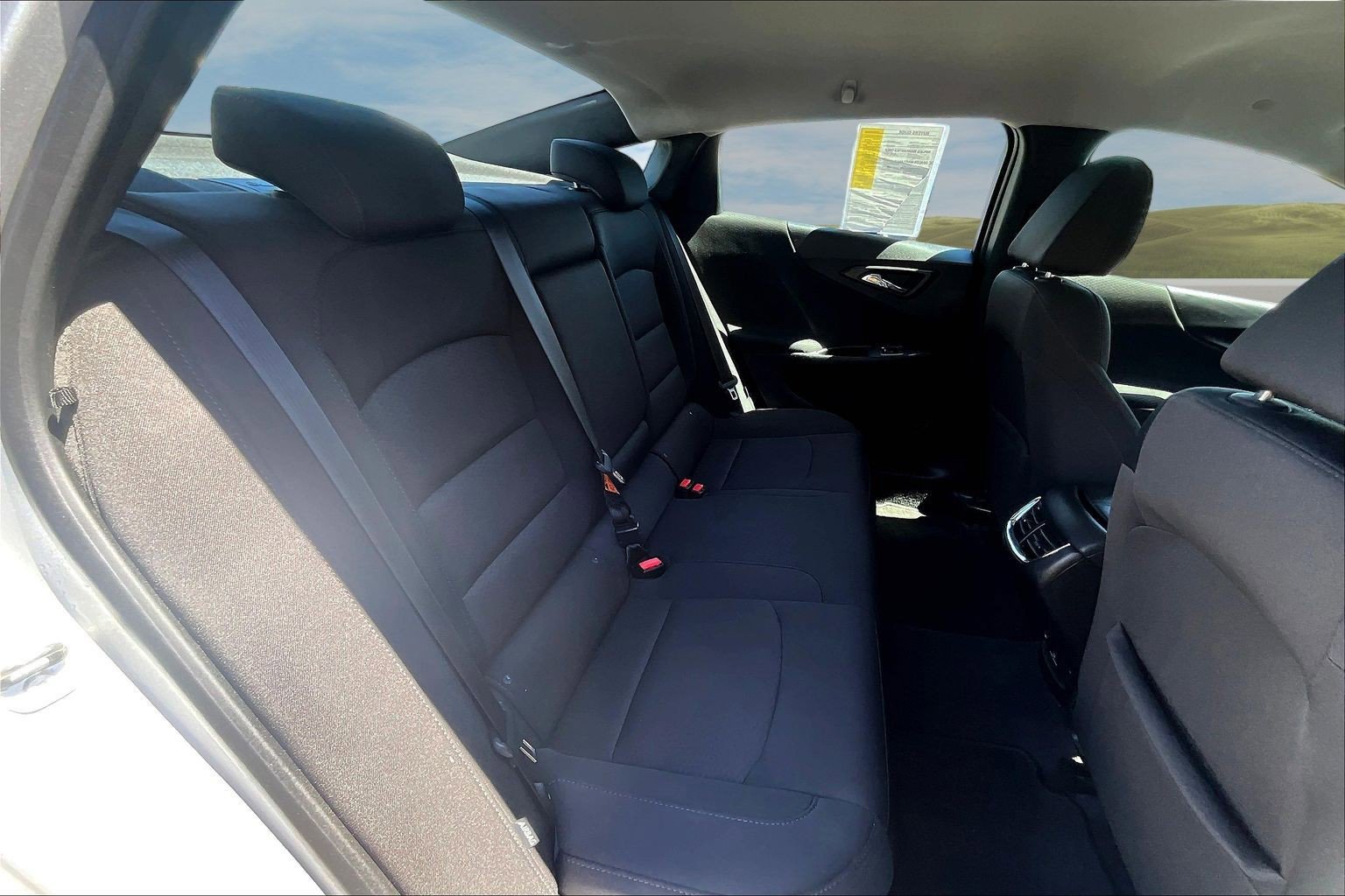 Used 2018 Chevrolet Malibu LT FWD image 16