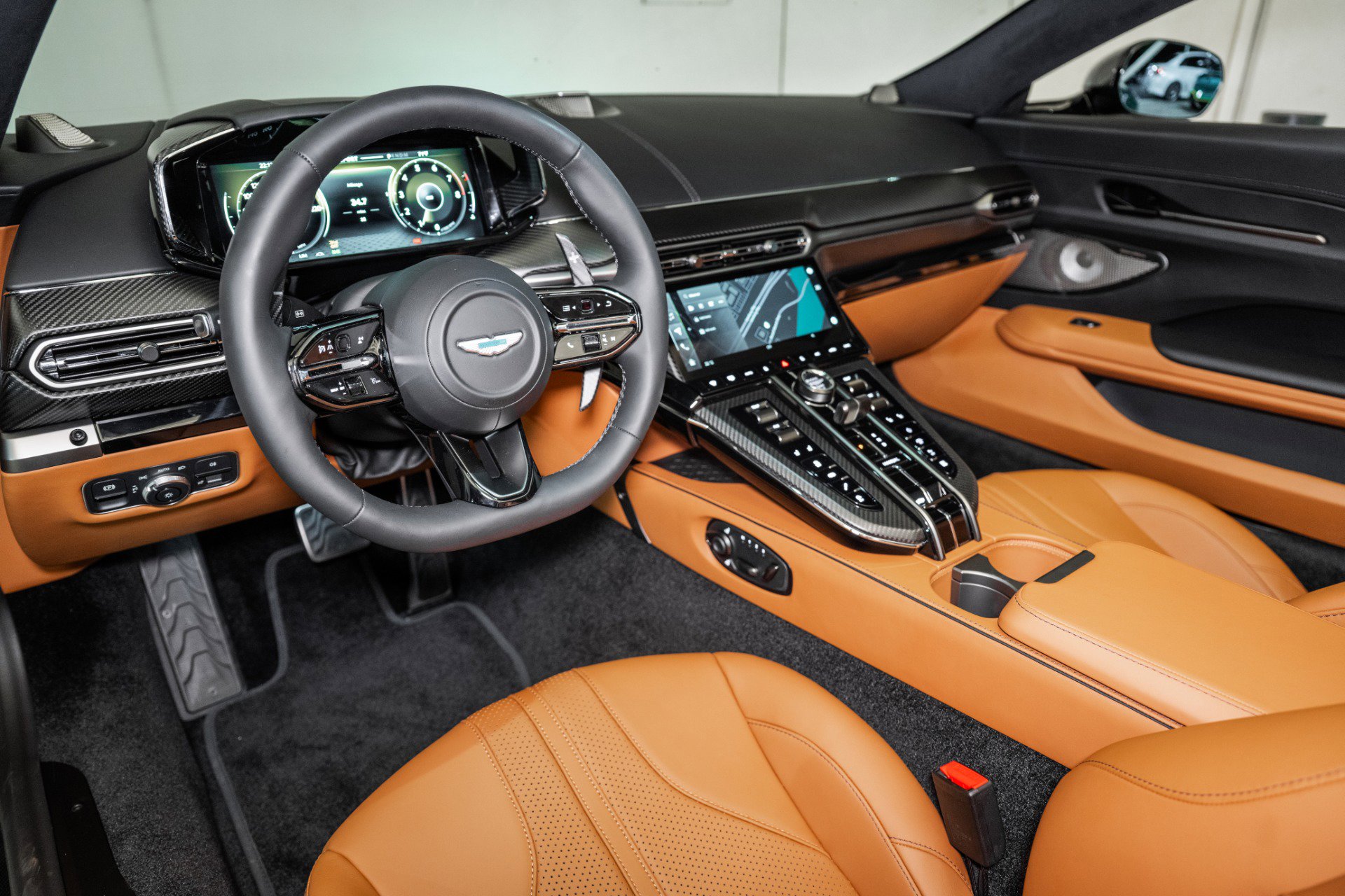 New 2026 Aston Martin V8 Vantage Roadster image 3