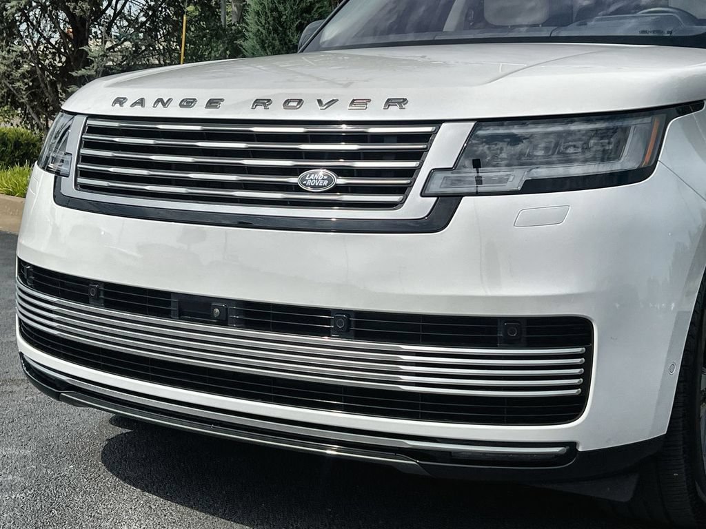 Certified 2023 Land Rover Range Rover SV AWD/4WD image 9