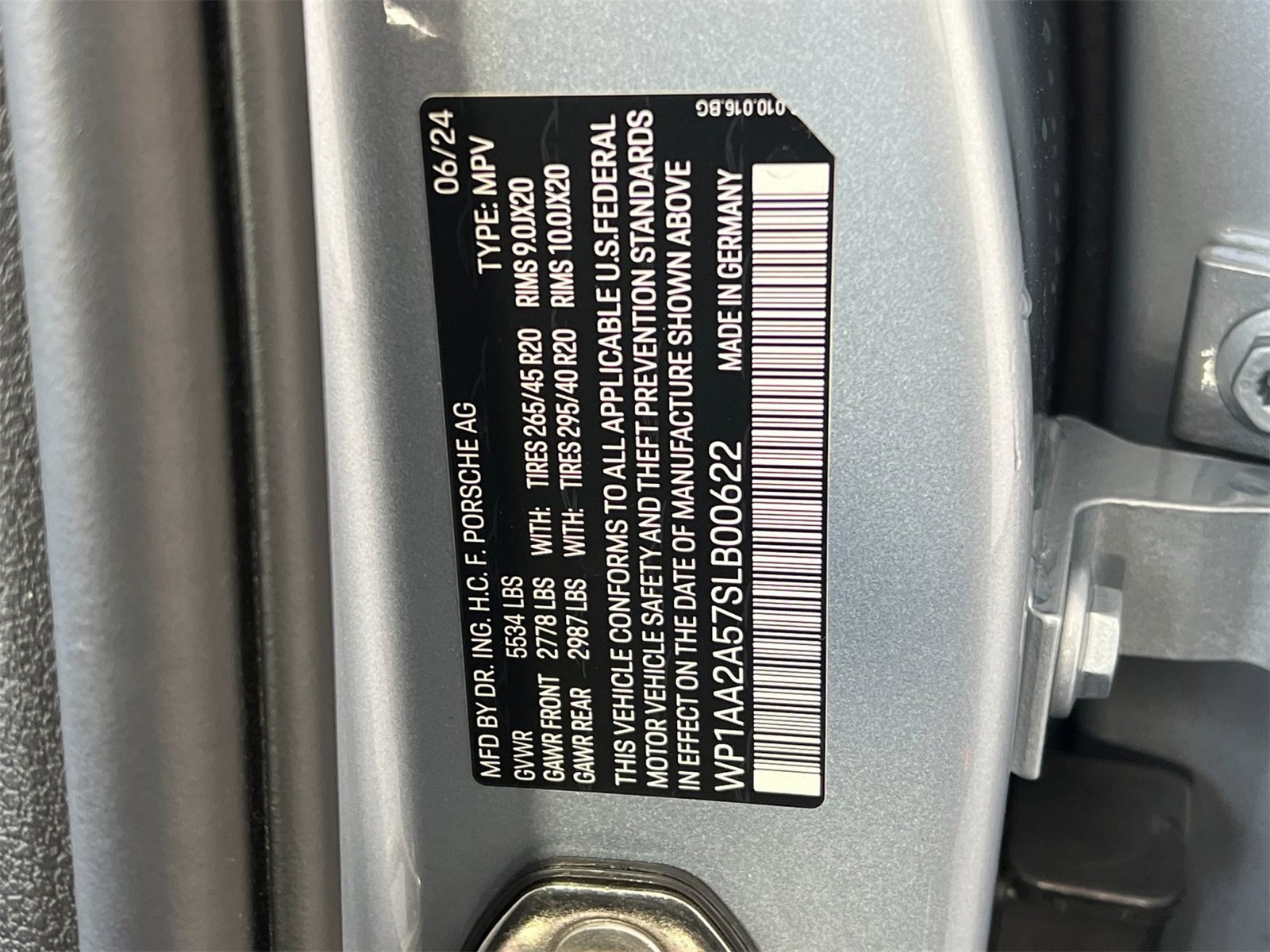 Used 2025 Porsche Macan image 34