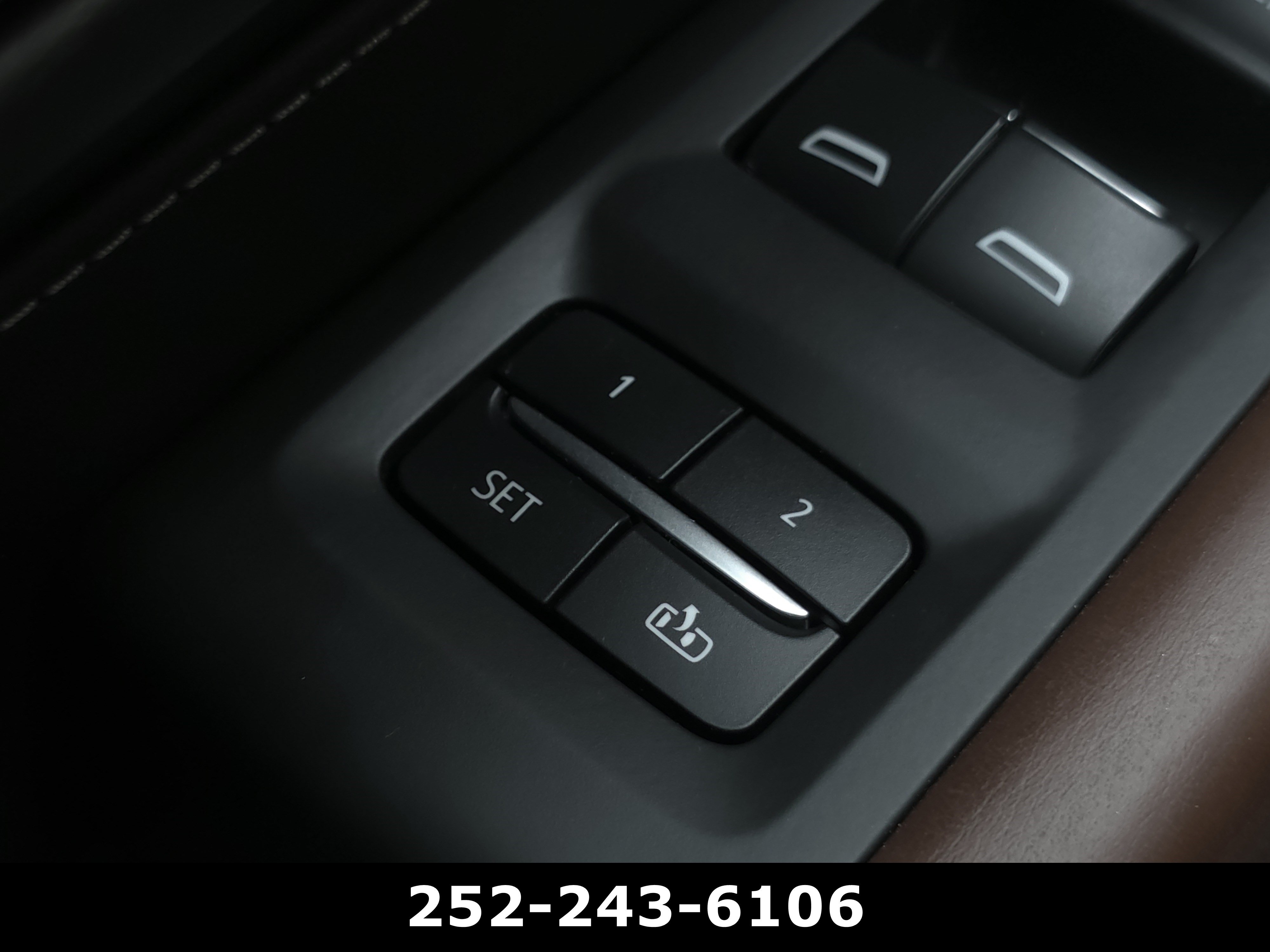 Used 2024 GMC Yukon Denali Ultimate AWD/4WD image 12