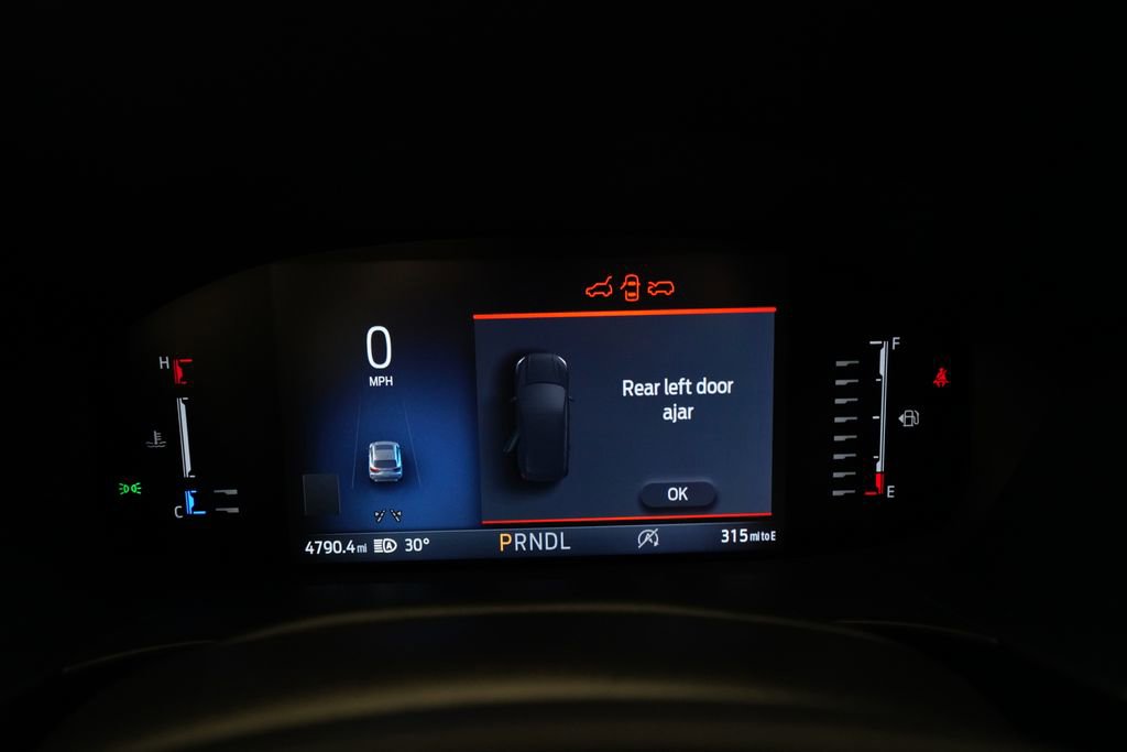 Used 2024 Ford Escape ST-Line Select w/ Tech Pack #1 AWD/4WD image 2