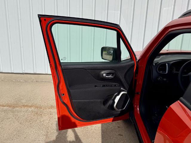 Used 2021 Jeep Renegade Latitude image 13